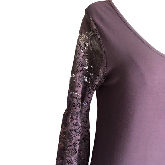 willow-root NWT Women’s Fitted Knit Top Contrast Lace Bell Sleeves Raisin Small - Picture 5 of 16